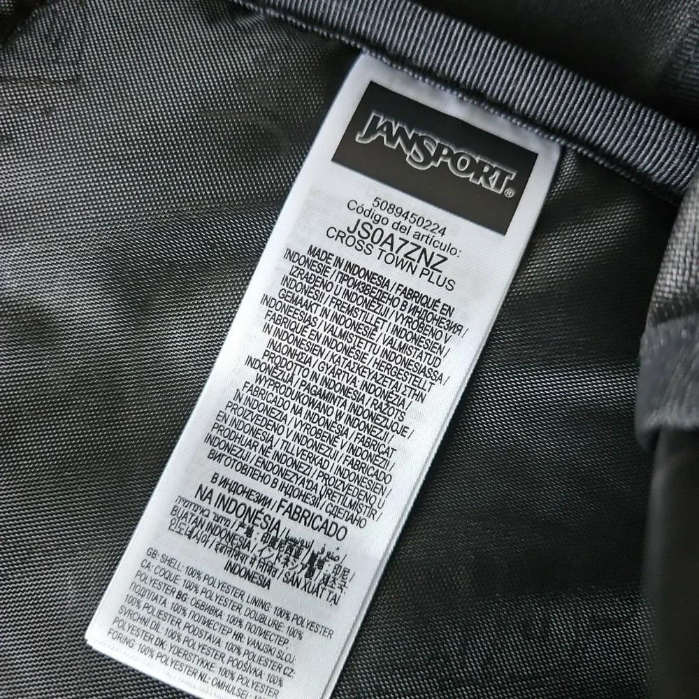 JanSport Black Cross Town Plus 15